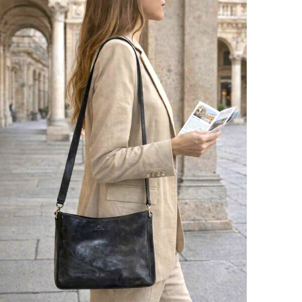 Vintage Adriana V Capanile Of Rome. Italian Leather Black Shoulder Strap Bag